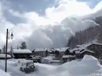 ■巨大な雪崩の映像